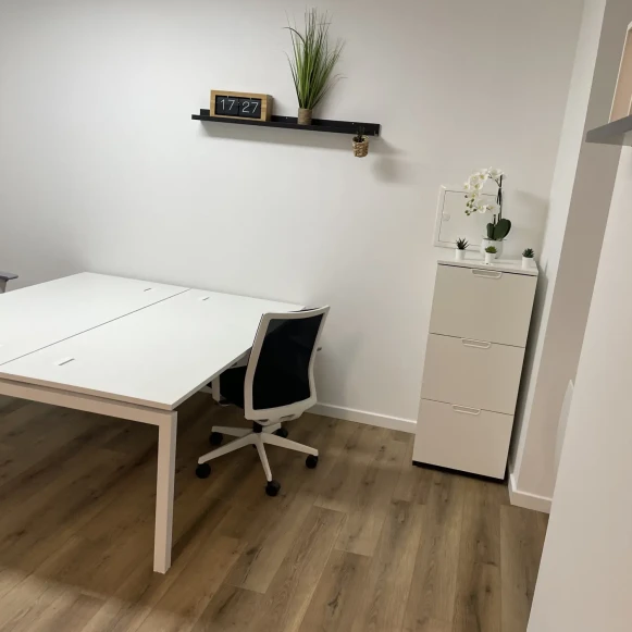 Espace indépendant 50 m² 3 postes Coworking Rue de Chorey Beaune 21200 - photo 1