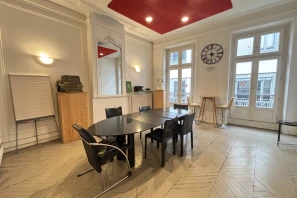 Bureau privé - 75011 - 4 postes - 1200€