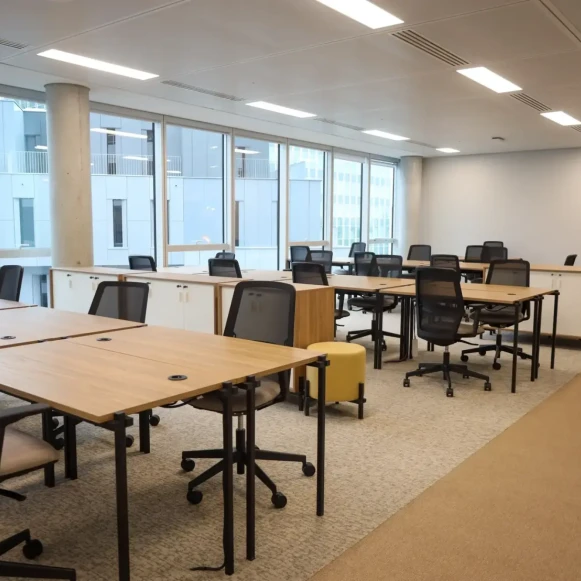 Bureau privé 41 m² 11 postes Coworking Avenue du Maine Paris 75014 - photo 1