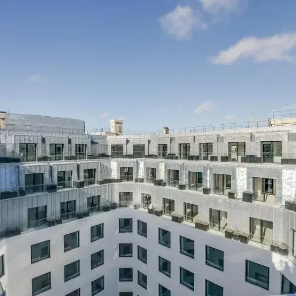 Bureau privé 39 m² 10 postes Coworking Rue d'Amsterdam Paris 75008 - photo 5