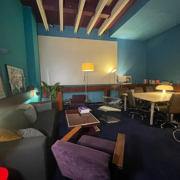 Open Space  1 poste Location bureau Quai d'Anjou Paris 75004 - photo 5