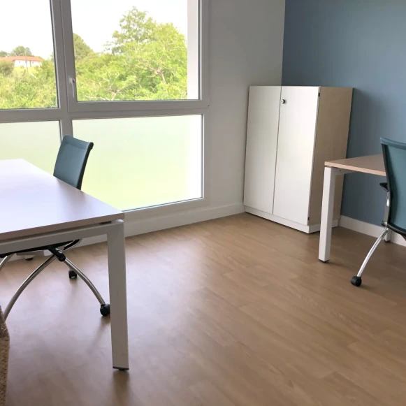 Bureau privé 10 m² 2 postes Location bureau Chemin de Chibau Saint-Jean-de-Luz 64500 - photo 2