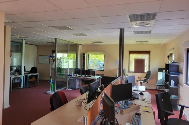 Espace indépendant - 69140 - 15 postes - 2490€