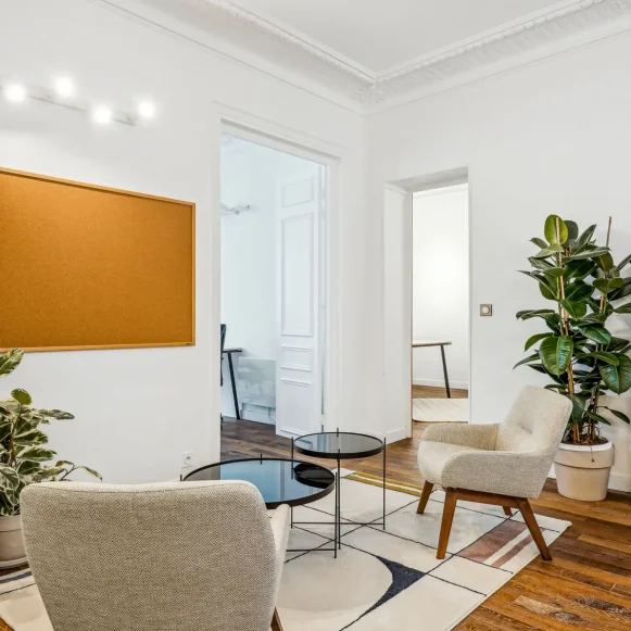 Espace indépendant 132 m² 24 postes Location bureau Rue des Petites Écuries Paris 75010 - photo 2