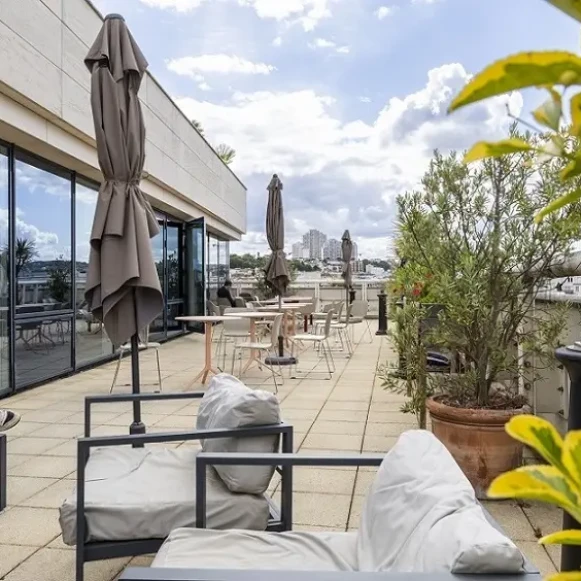 Bureau privé 8 m² 2 postes Coworking Rue du Gouverneur Général Éboué Issy-les-Moulineaux 92130 - photo 1