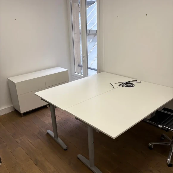 Bureau privé 12 m² 2 postes Location bureau Rue de Penthièvre Paris 75008 - photo 2