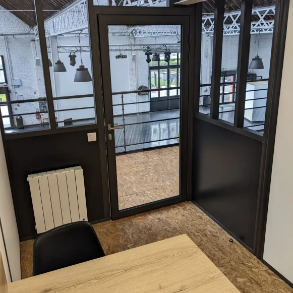 Bureau privé 6 m² 1 poste Coworking Rue des Lilas Carvin 62220 - photo 3