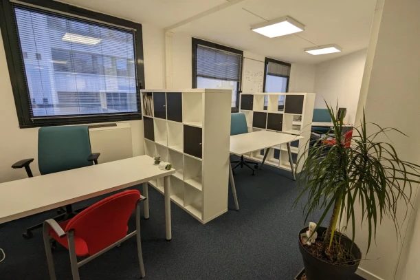 Bureau privé - 69003 - 3 postes - 1200€