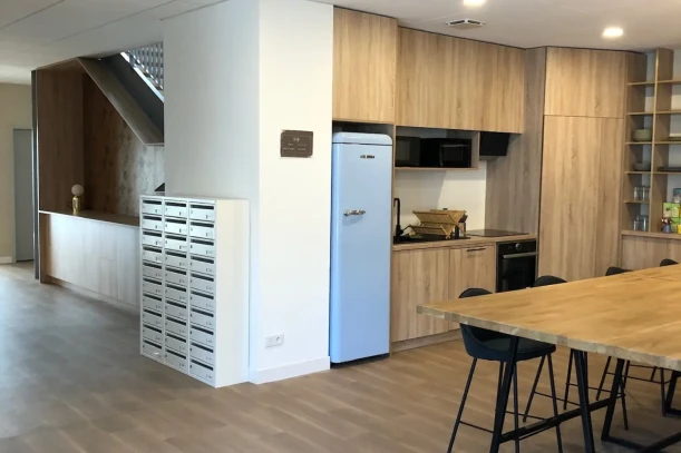 Bureau privé - 69740 - 3 postes - 849€