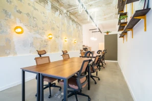 Bureau privé - 13006 - 8 postes - 1990€