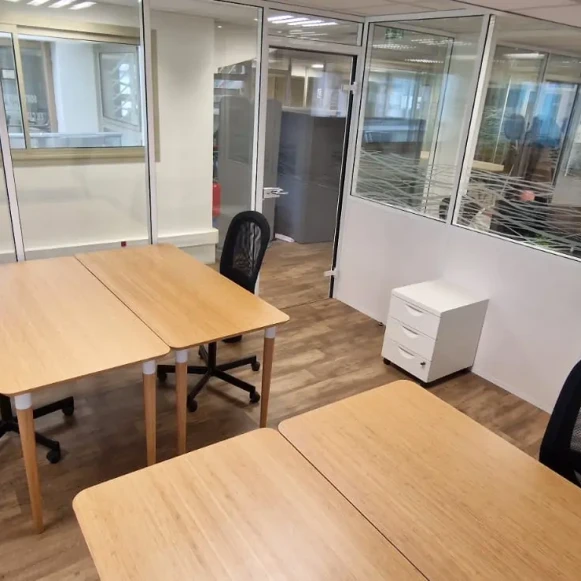 Bureau privé 21 m² 5 postes Coworking Rue Cardinet Paris 75017 - photo 2