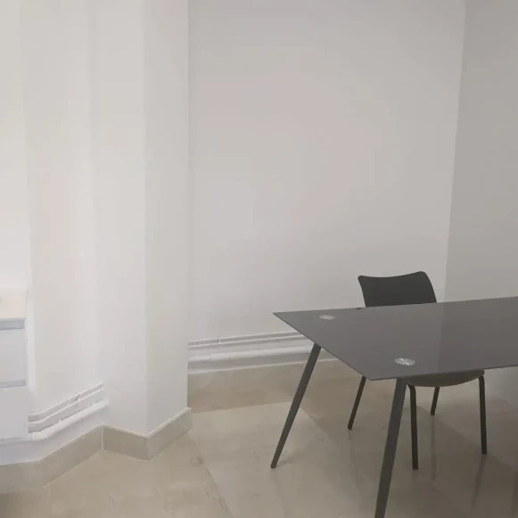 Bureau privé 25 m² 2 postes Location bureau Rue Jacques Kable Paris 75018 - photo 1
