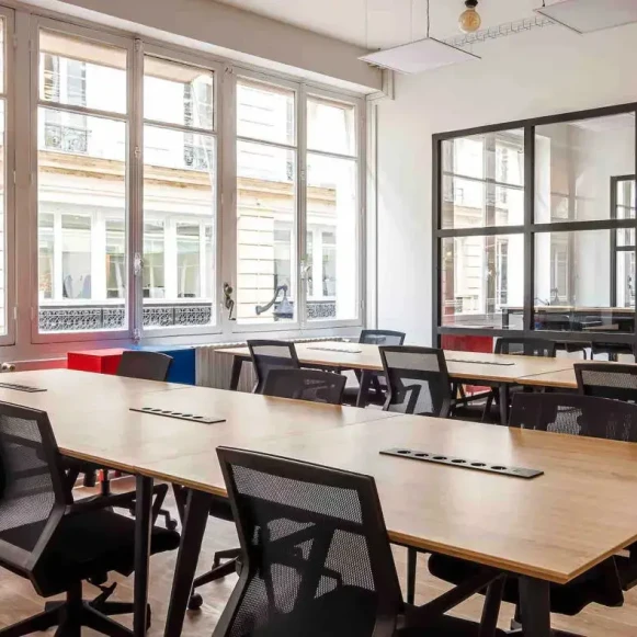 Bureau privé 40 m² 12 postes Location bureau Cité Paradis Paris 75010 - photo 2