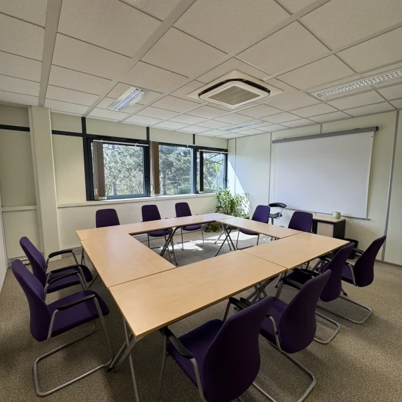 Bureau privé 13 m² 2 postes Coworking Rue René Razel Saclay 91400 - photo 3