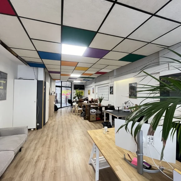 Open Space  10 postes Coworking Rue Keller Paris 75011 - photo 2