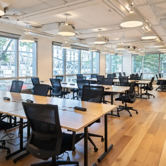 Bureau privé 82 m² 33 postes Location bureau Avenue de France Paris 75013 - photo 2