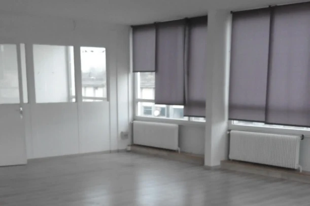 Bureau privé - 77470 - 20 postes - 1224€