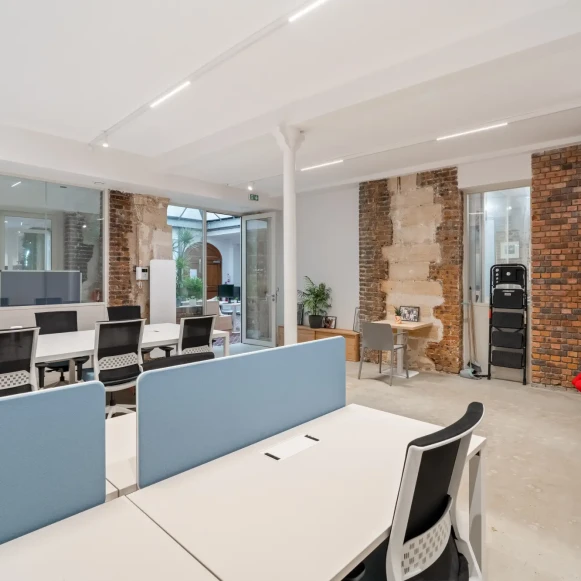 Bureau privé 84 m² 12 postes Location bureau Rue Saint-Antoine Paris 75004 - photo 2