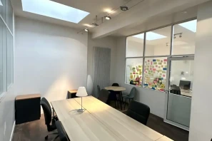 Bureau privé - 75017 - 5 postes - 1900€