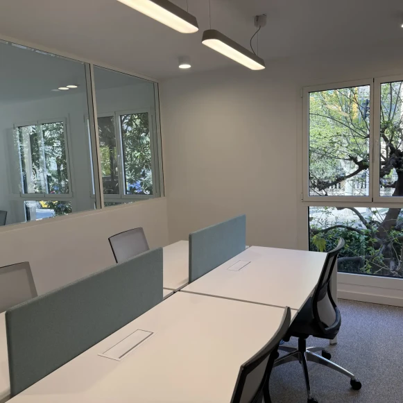 Bureau privé 16 m² 4 postes Location bureau Boulevard Carabacel Nice 06000 - photo 3