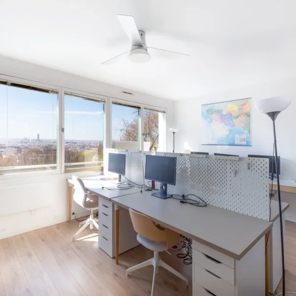 Bureau privé 57 m² 12 postes Coworking Rue Piat Paris 75020 - photo 1