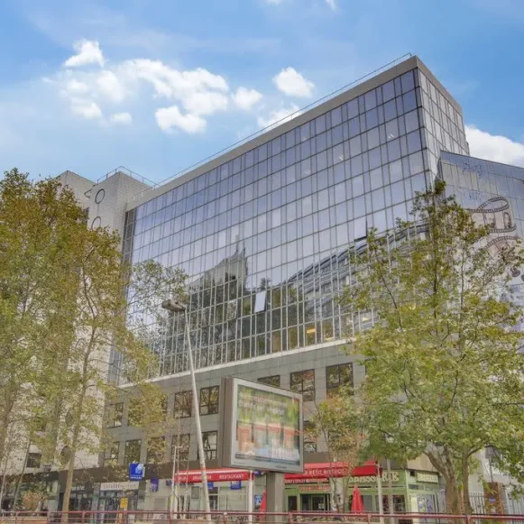 Bureau privé 13 m² 2 postes Coworking Rue de Paris Montreuil 93100 - photo 1