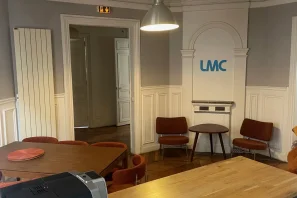 Open Space - 75003 - 3 postes - 300€