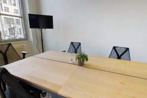 Bureau privé - 21000 - 3 postes - 1311€