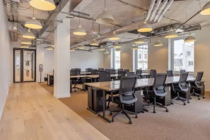 Bureau privé - 75008 - 4 postes - 3800€