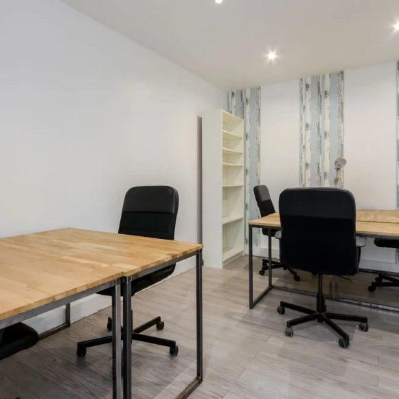 Bureau privé 30 m² 10 postes Coworking Rue des Epinettes Paris 75017 - photo 12