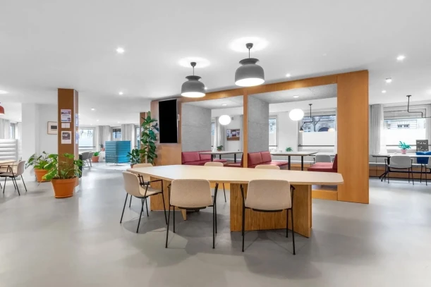 Bureau privé - 75008 - 5 postes - 3374€