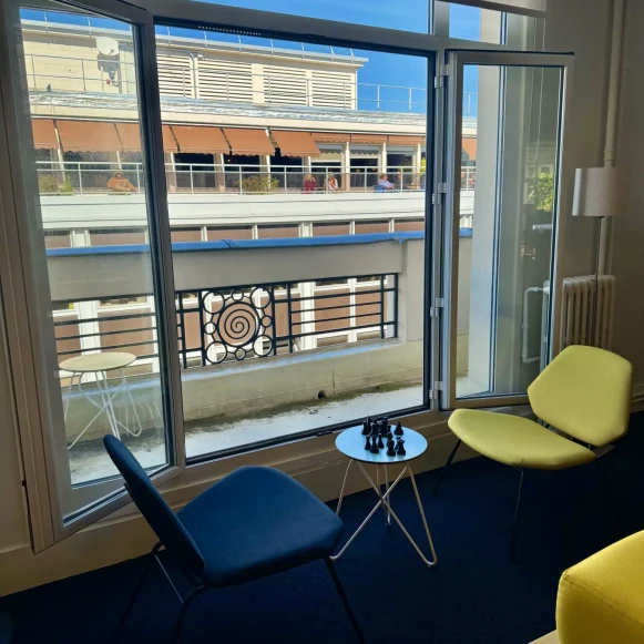 Open Space  8 postes Coworking Rue Treilhard Paris 75008 - photo 6