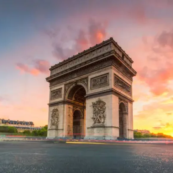 Espace indépendant 800 m² 130 postes Location bureau Rue Chateaubriand Paris 75008 - photo 1