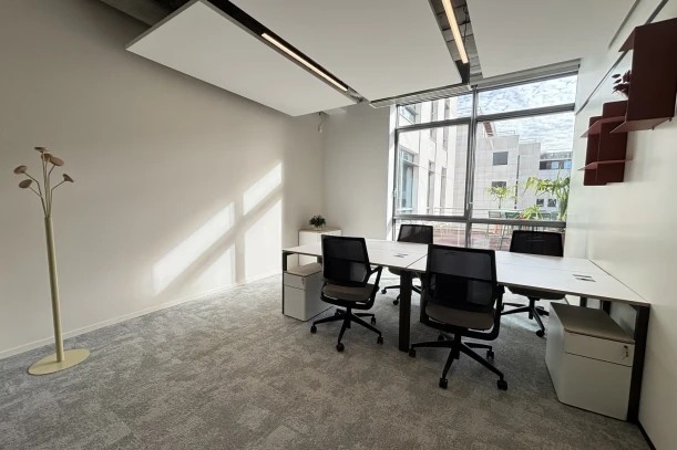 Bureau privé - 92110 - 3 postes - 1470€