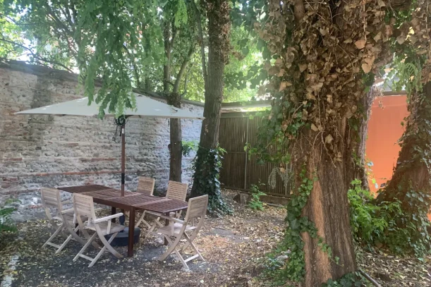 Open Space - 31000 - 1 poste - 84€