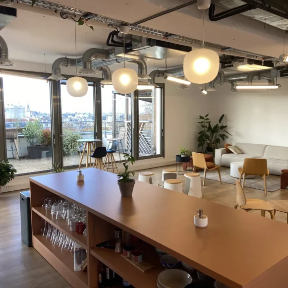 Espace indépendant 550 m² 46 postes Coworking Quai de Valmy Paris 75010 - photo 1