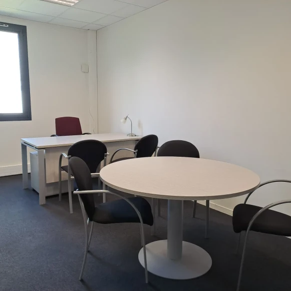 Bureau privé 12 m² 1 poste Coworking Rue André Bollier Lyon 69007 - photo 3
