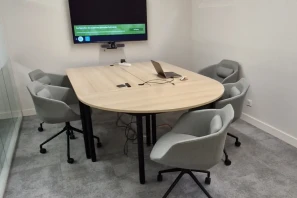 Open Space - 37000 - 4 postes - 260€