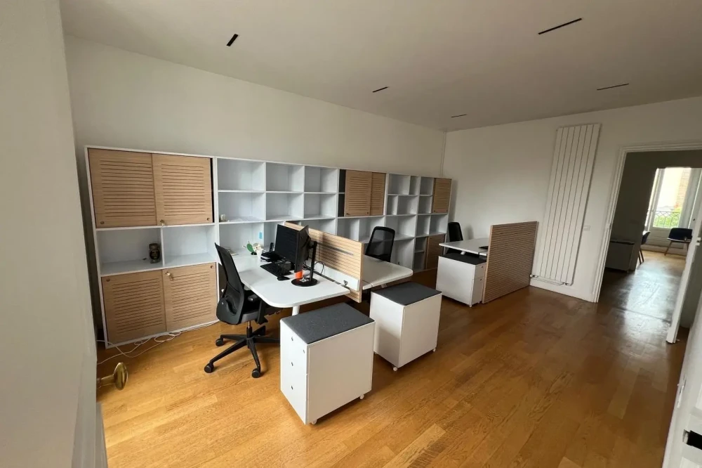 Bureau privé - 75008 - 4 postes - 3716€