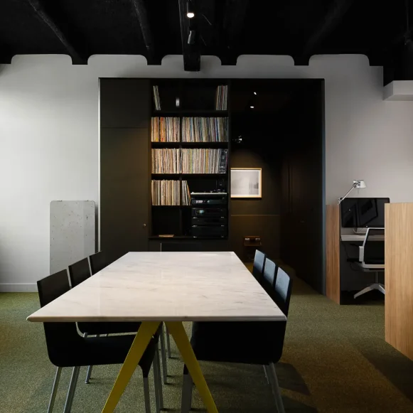 Bureau privé 50 m² 10 postes Coworking Passage de la Bonne Graine Paris 75011 - photo 1
