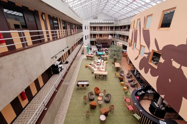 Open Space - 59650 - 20 postes - 403€