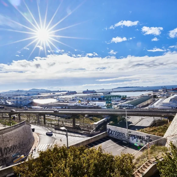 Bureau privé 12 m² 2 postes Location bureau Chemin de la Madrague-Ville Marseille 13002 - photo 5