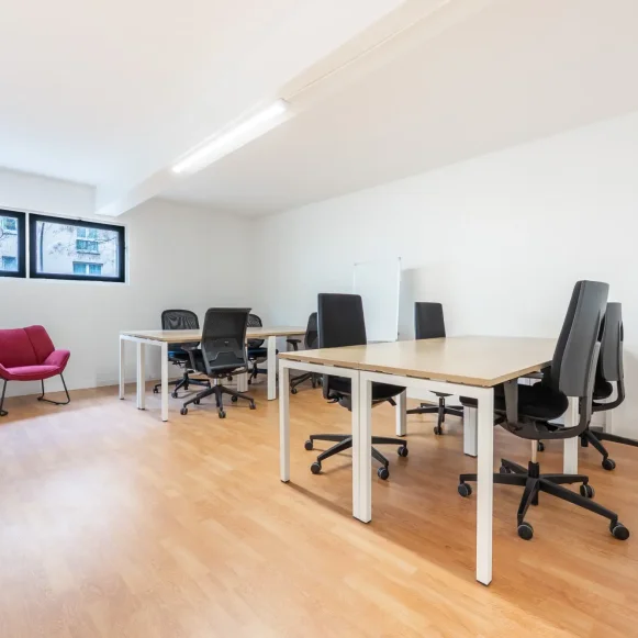 Bureau privé 35 m² 8 postes Location bureau Avenue du Général Michel Bizot Paris 75012 - photo 2