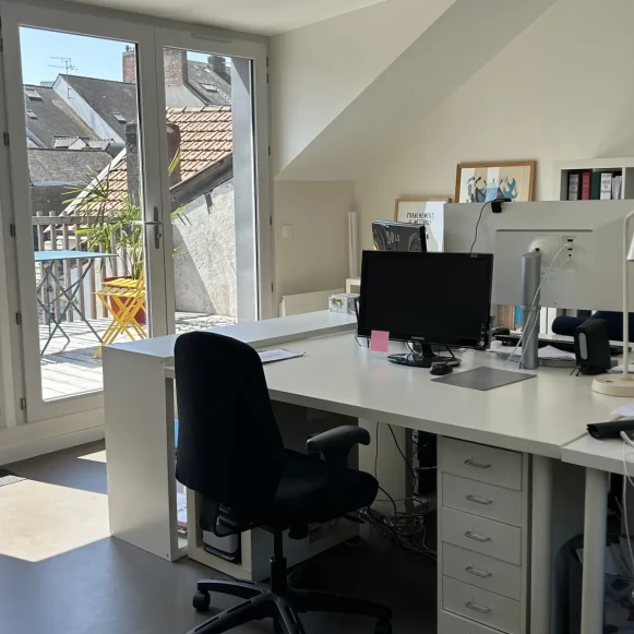 Open Space  1 poste Location bureau Rue de l'Echappée Nantes 44200 - photo 1