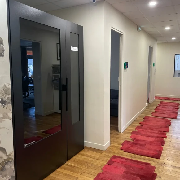 Bureau privé 30 m² 6 postes Location bureau Rue de la Bienfaisance Paris 75008 - photo 8