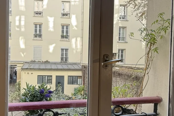 Bureau privé - 75010 - 3 postes - 800€