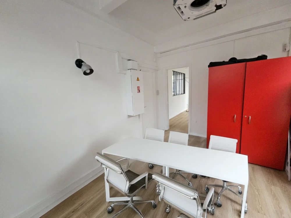 Bureau privé - 75010 - 6 postes - 3000€