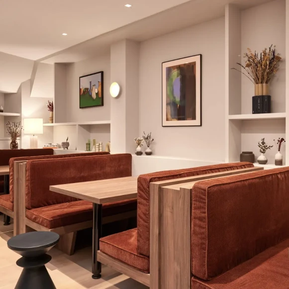 Bureau privé 37 m² 10 postes Location bureau Rue du Général Foy Paris 75008 - photo 1