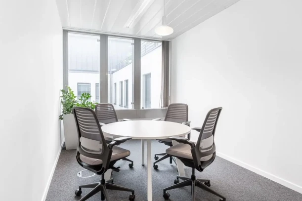 Bureau privé - 13290 - 6 postes - 1560€