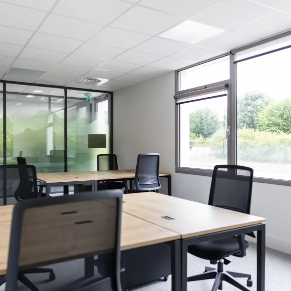 Bureau privé 135 m² 15 postes Coworking Rue Cassiopée Chavanod 74650 - photo 1